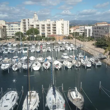 Апартаменты Sur Le Port Vue Mer *